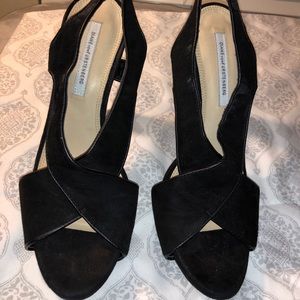 Diane Von Furstenberg Black suede pumps